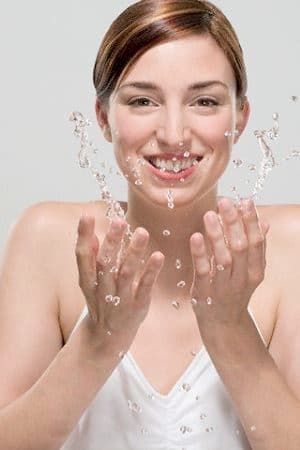 KUSURSUZ CİLT TEMİZLİĞİ NASIL OLUR?