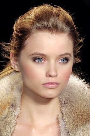 GÖZ MAKYAJINDA 'GRİNİN 50 TONU' İLE FARKLILAŞ!