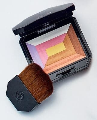 SHISEIDO'NUN 7 RENKLİ AYDINLATICI PUDRASINI NİÇİN VE NASIL KULLANIYORUM?