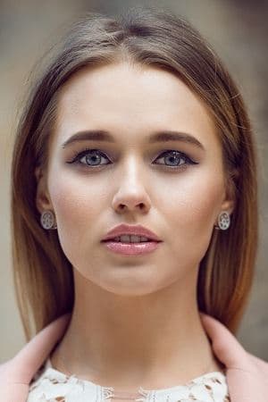 CİLDİNİZİ DAHA AYDINLIK GÖSTERMEK İÇİN İHTİYACINIZ OLAN 5 ÜRÜN!