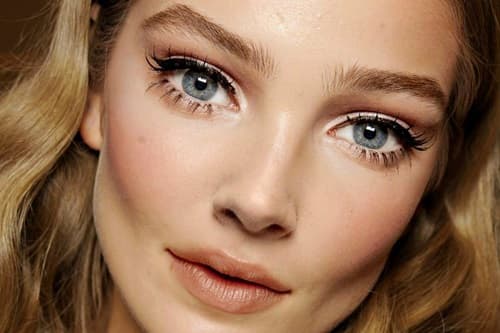 BÜYÜK GÖZLERİ MAKYAJLA NASIL KÜÇÜK GÖSTERİRSİNİZ?