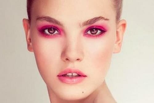 MONOKROM MAKYAJ NASIL YAPILIR?