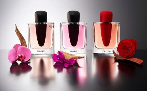 YAZA UYUM SAĞLAYACAK EN İYİ ÇİÇEKSİ PARFÜMLER