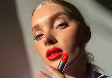 2025’İN YÜKSELİŞE GEÇECEK 5 RUJ RENGİ