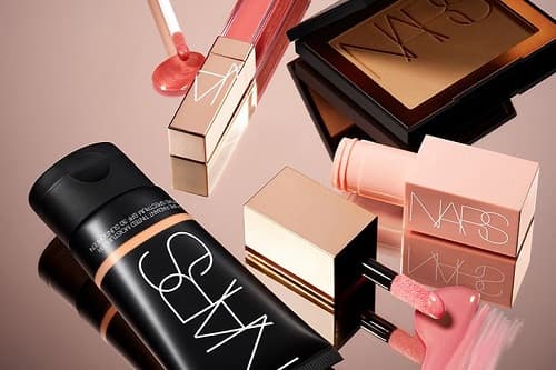 NARS’IN 3 VİRAL ÜRÜNÜNÜ KEŞFEDİN
