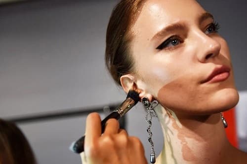 MAKYAJDA EN SIK YAPILAN HATALAR VE ÇÖZÜMLERİ