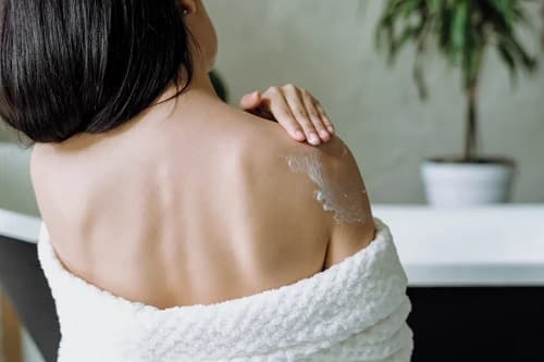 VÜCUT SİVİLCELERİNDEN NASIL KURTULABİLİRSİNİZ?