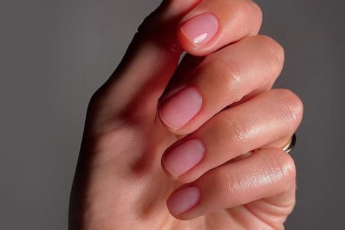 TIRNAKLARA SAĞLIK MOLASI: NAIL DETOX NEDİR?