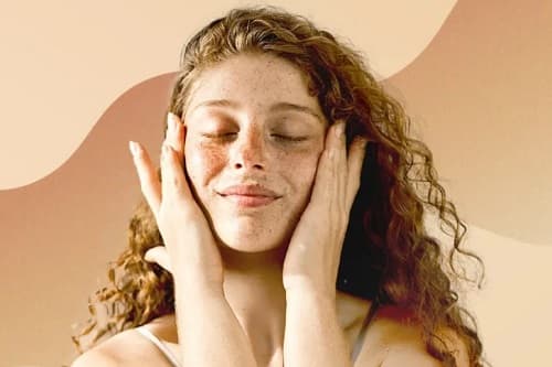 KARMA CİLTLER İÇİN DOĞRU NEMLENDİRİCİ NASIL OLMALI?