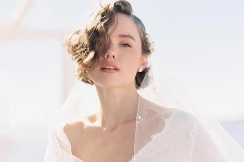 KISA SAÇLI GELİNLER İÇİN HANGİ MODELLER UYGUN?