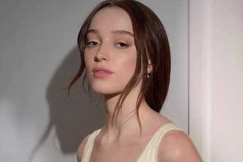 CLEAN GIRL ESTETİK TARİHE Mİ KARIŞIYOR?