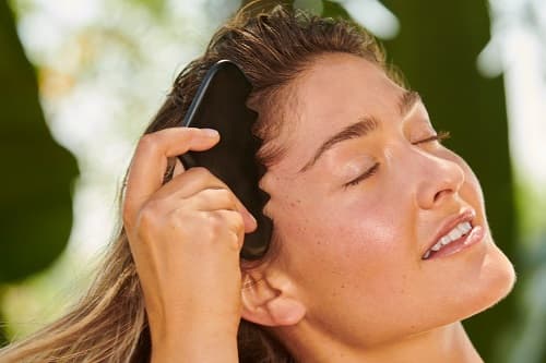 SAĞLIKLI SAÇ UZAMASI İÇİN MASAJ TEKNİKLERİ