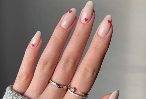 SEVGİLİLER GÜNÜ İÇİN 10 TIRNAK GÖRÜNÜMÜ İLHAMI