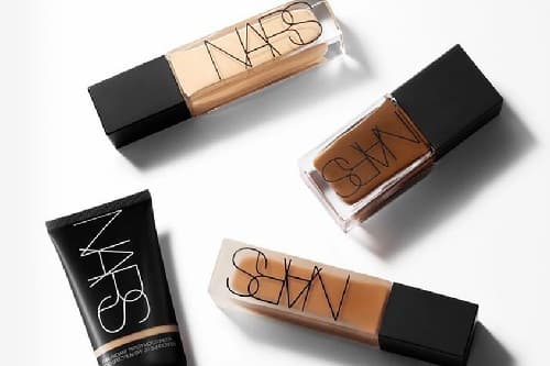NARS NATURAL MATTE LONGWEAR VS. LIGHT REFLECTING: HANGİSİ SİZE DAHA UYGUN?