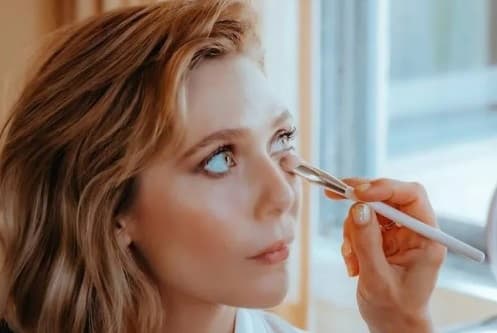 HENÜZ BİLMİYOR OLABİLECEĞİNİZ 5 MAKYAJ HİLESİ