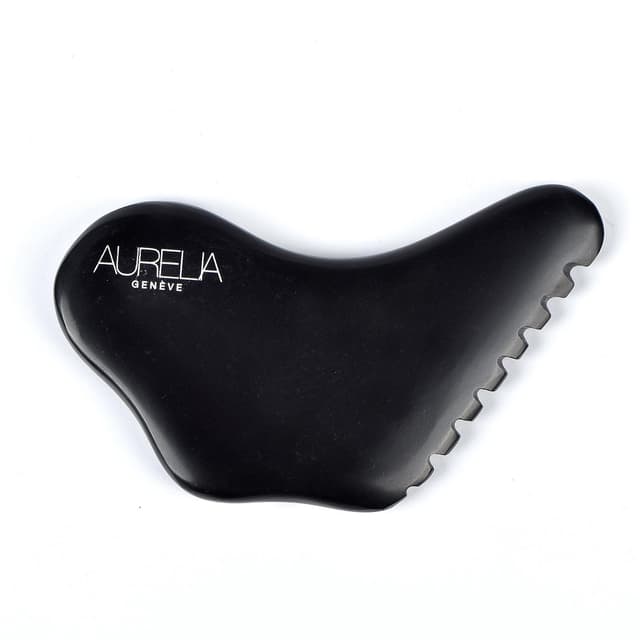 BLACK BIAN STONE BUTTERFLY GUA SHA