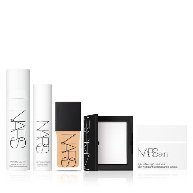 LIGHT REFLECTING SKIN & MAKE UP ESSENTIAL BUNDLE