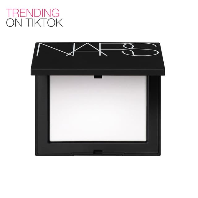 LIGHT REFLECTING PRESSED SETTING POWDER