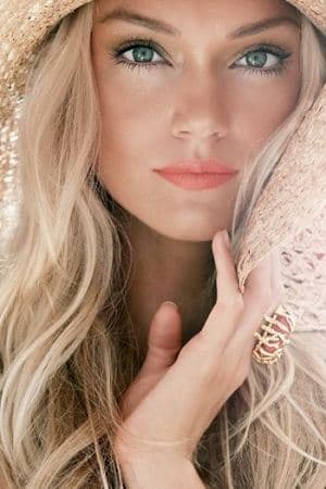 TATİLE GİDERKEN UNUTMAMANIZ GEREKEN 10 ÜRÜN