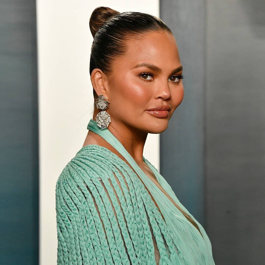 CHRISSY TEIGEN’IN SEKSİ MAKYAJ STİLİ