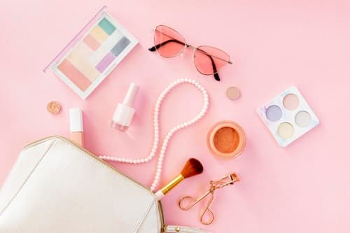 BEGÜM KÜTÜK: “GÜNEŞ KREMİMİ YAZ-KIŞ SÜRERİM!"