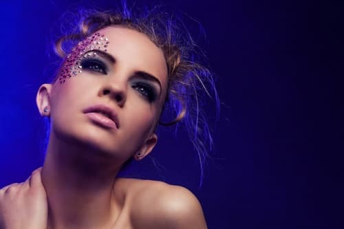 OLIVIA WILDE: "METALİK GÖZ MAKYAJI BENİM İMZAM!"